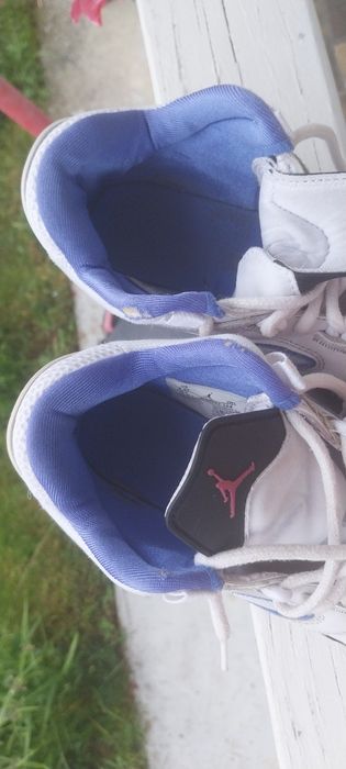 Vand adidasi Nike