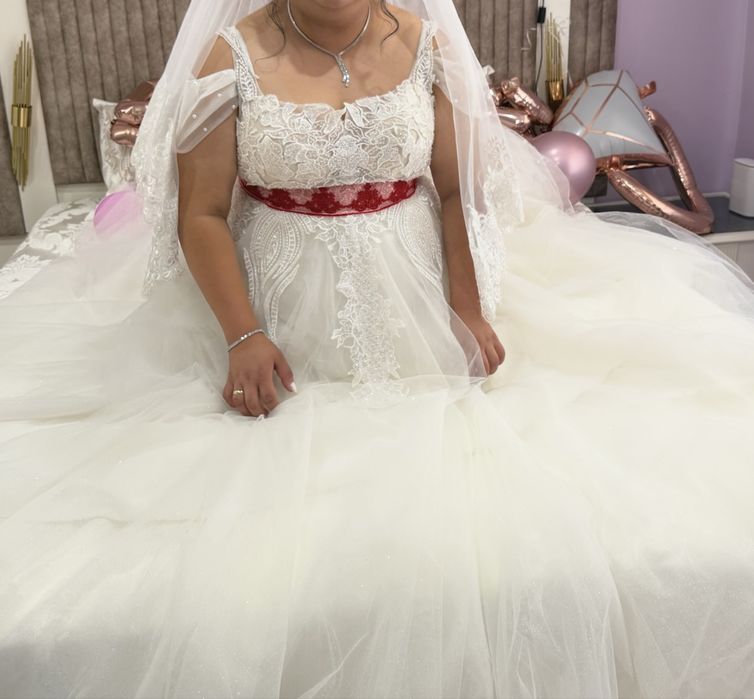 Продавам булченска рокля и Булченски обувки облечени са веднъж