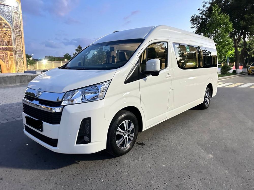 Tayota hiace 2023