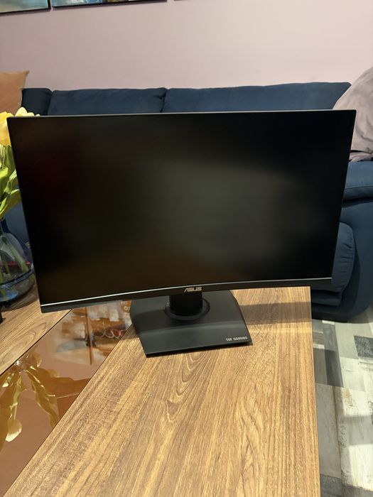 Настолен RGB Гейминг компютър и монитор Гаранционна видеокарта