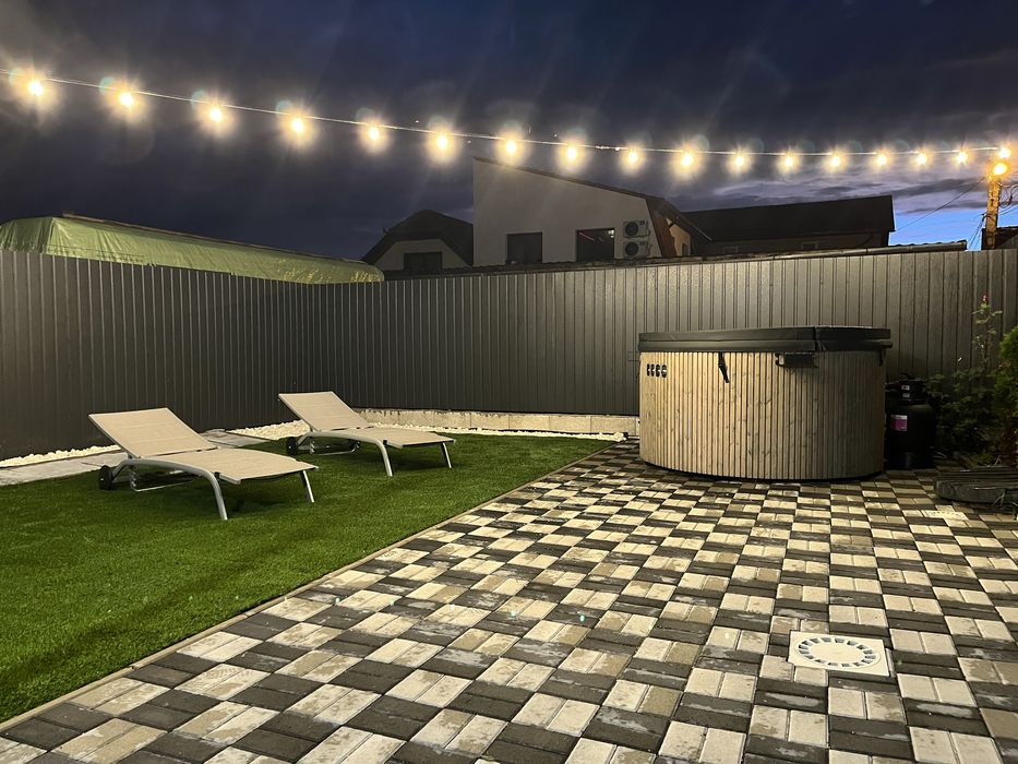 CASA cu 2 camere curte terasa jacuzii 4 persoane .REGIM HOTELIER !