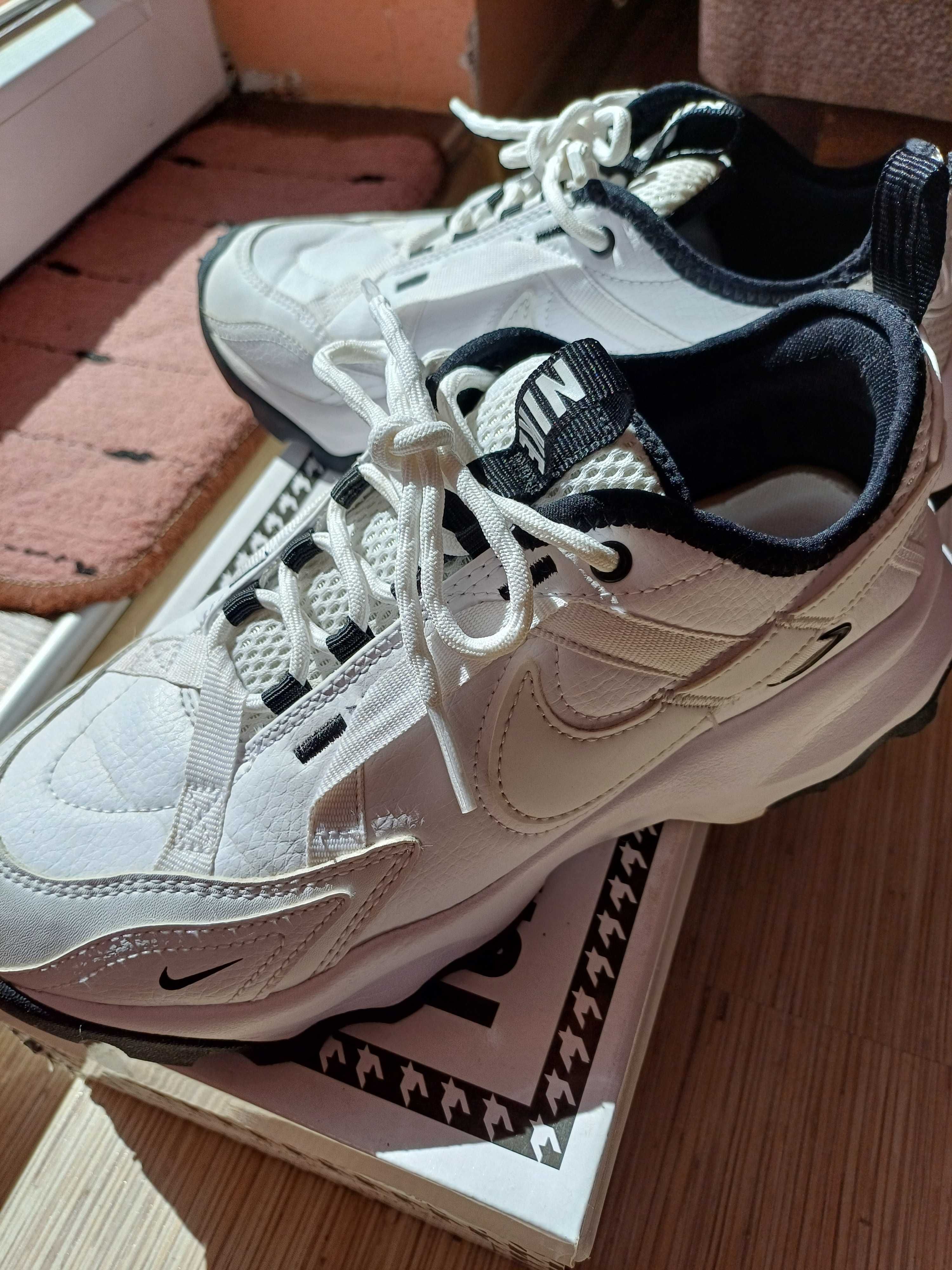 Маратонки NIKE размер 38.5