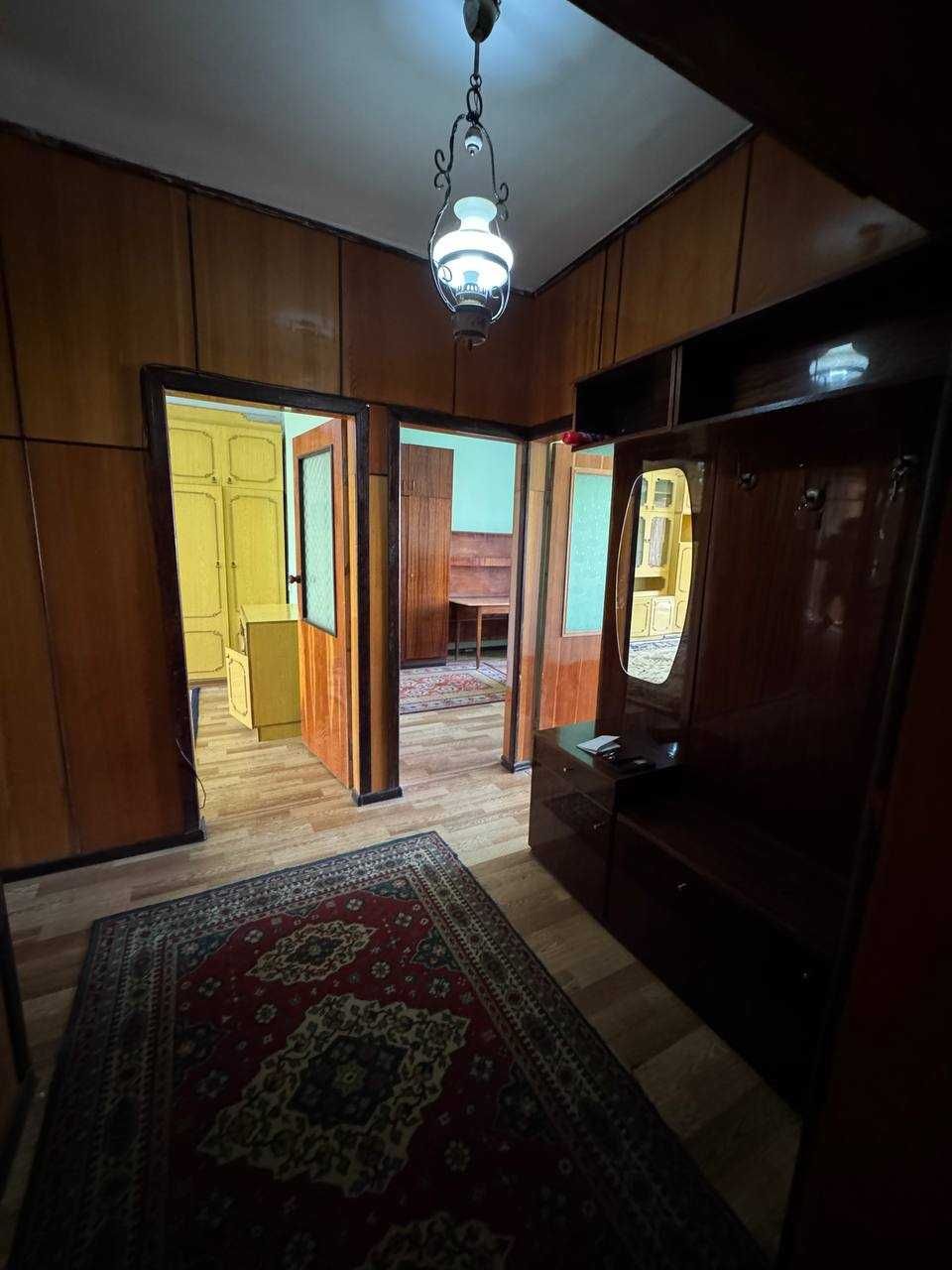 Продаётся 3-х комнатная квартира на Буюк Ипак Йули (МАКСИМ ГОРЬКИЙ)