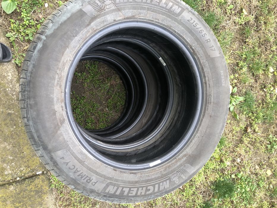 Vînd anvelope vară 215/65/17 michelin an 24  folosite 5 mikm 1250lei