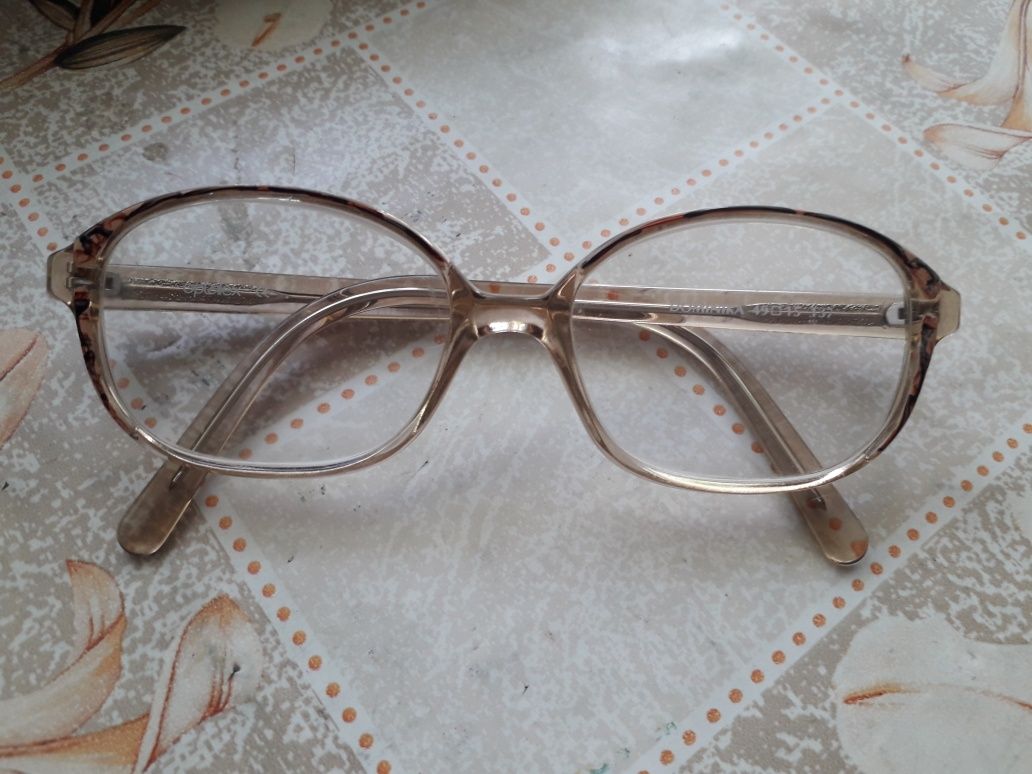 Диоптрични рамки за очила
