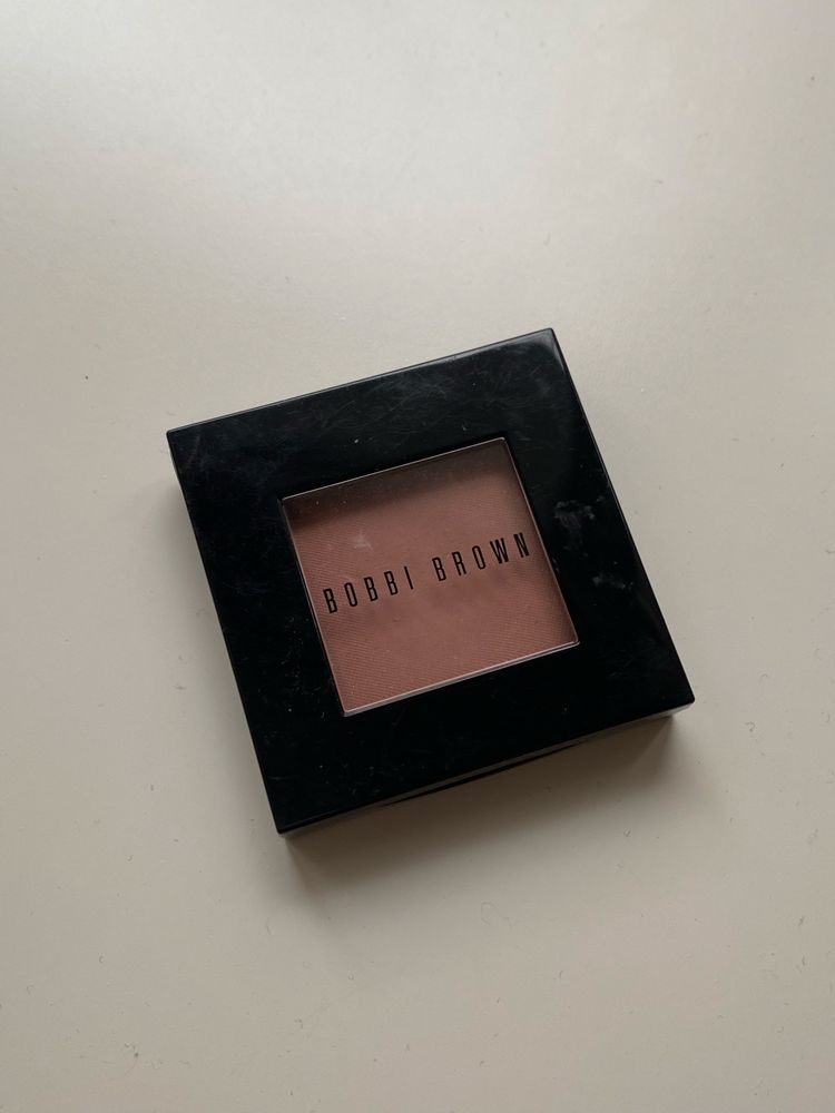 Козметика Bobbi Brown, the Balm