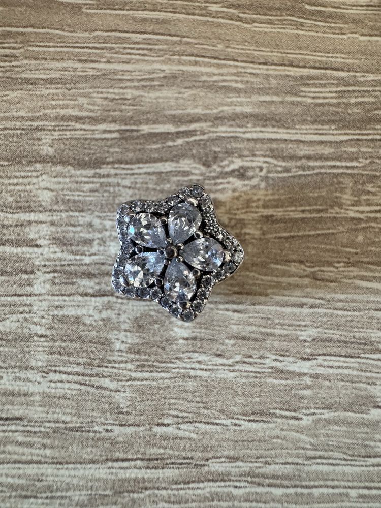 Pandora silver charm / Пандора талисман цвете с кристали -s925
