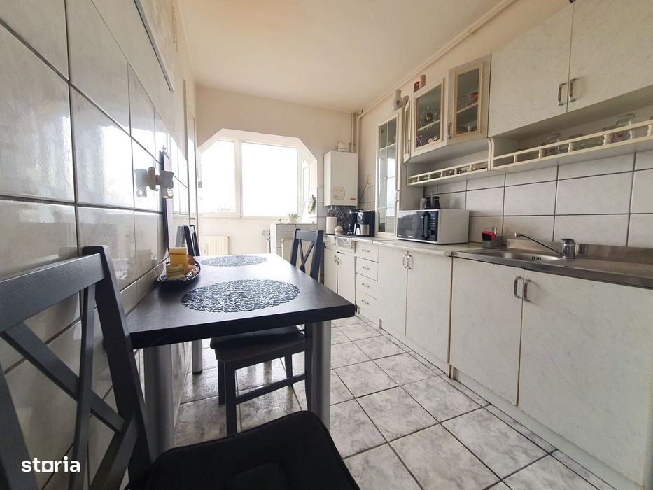 Apartament spațios cu 3 camere și 2 băi – zona Ciucaș / Astra