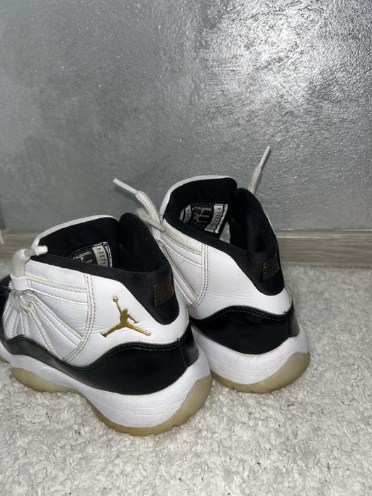 Jordan 11 Retro.