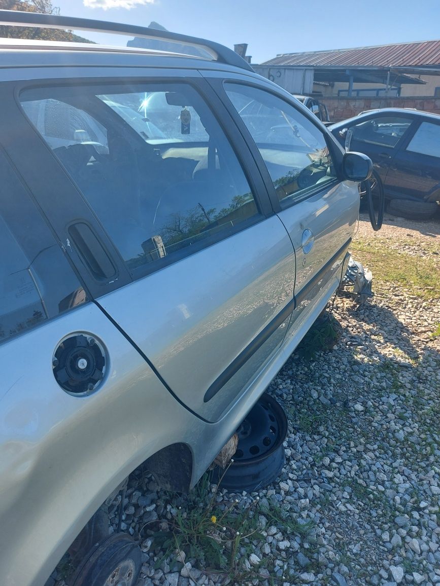 Врати за Пежо 206 SW