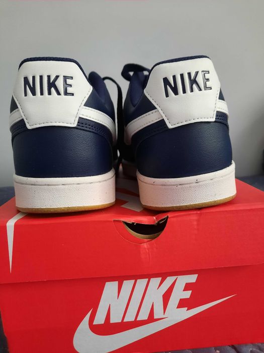 NIKE court vision кожени маратонки