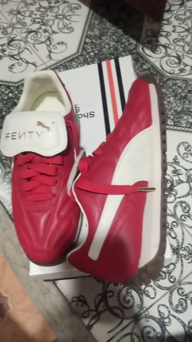 Женские кроссовки новые