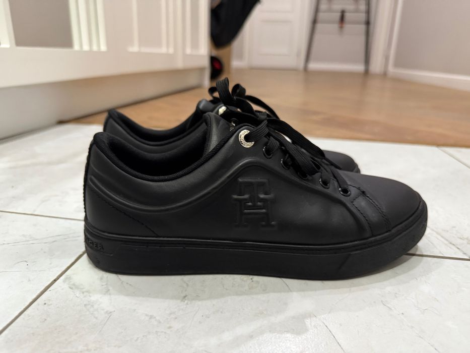 Кроссовки Tommy Hilfiger 25см стелька в идеальном состоянии, кожа