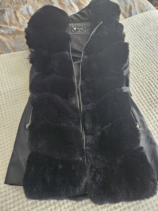 Vesta din blana sintetică