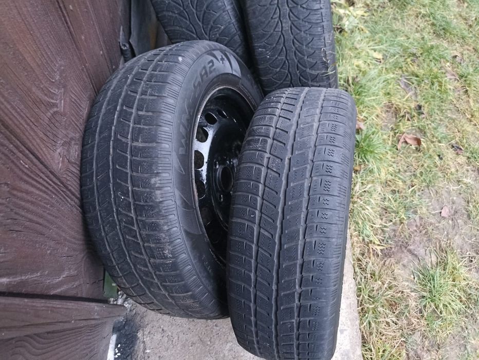 Jante originale audi 80 cu cauciucuri de iarna 195 65 r 15  4x108