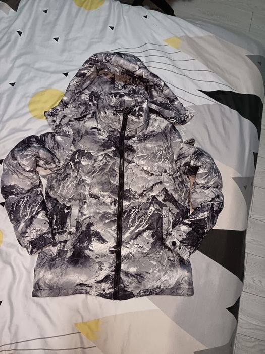 Продавам зимно яке на марката bentle