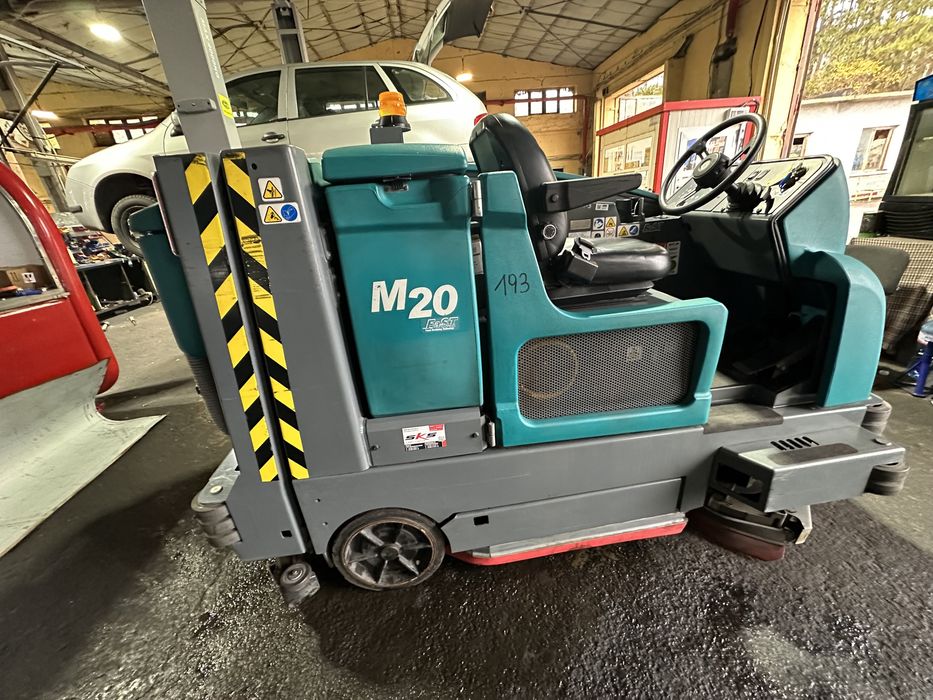 Комбинирана миячно-метачна машина Tennant M20