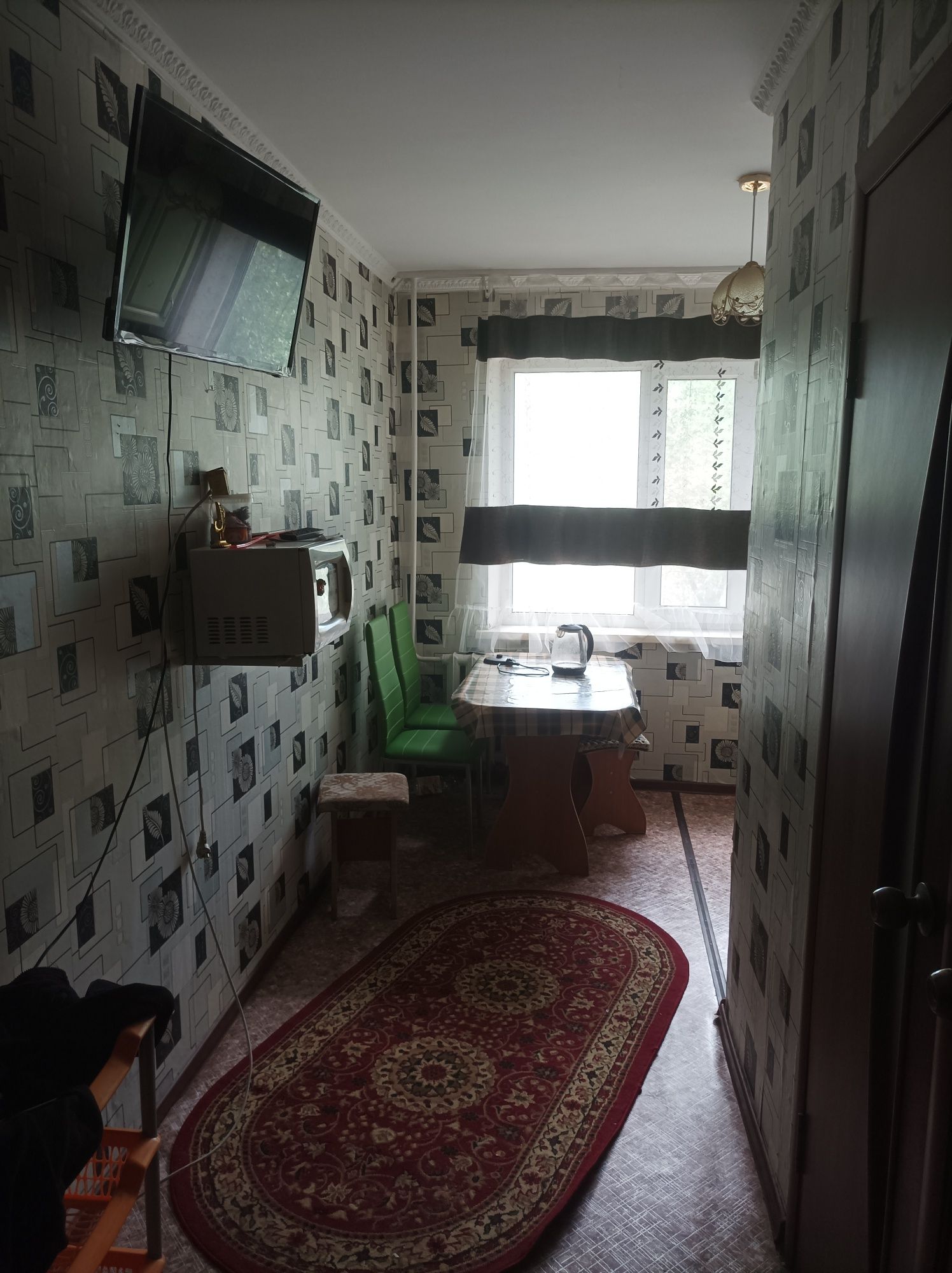 Продам 2 комнатную квартиру .  Срочно