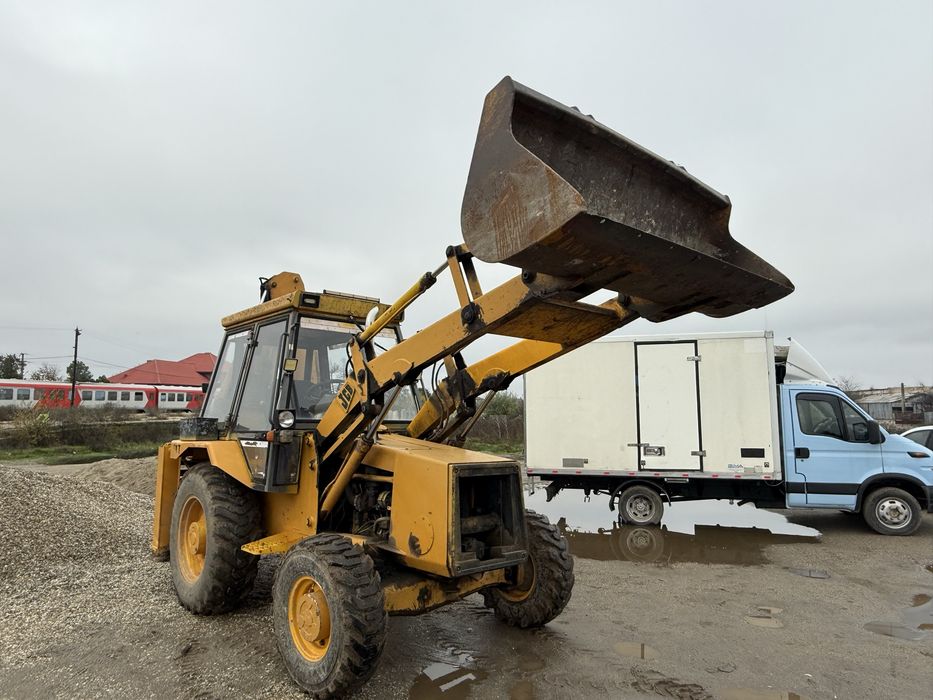 Buldoexcavator JCB 3CX