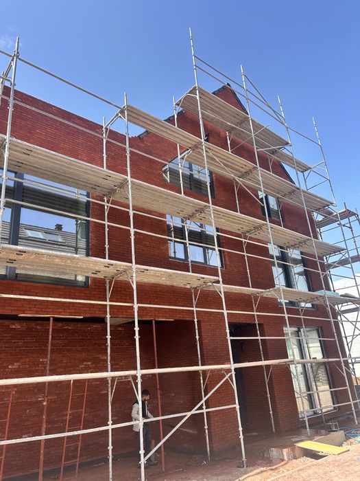 Inchiriem echipamente pentru constructii