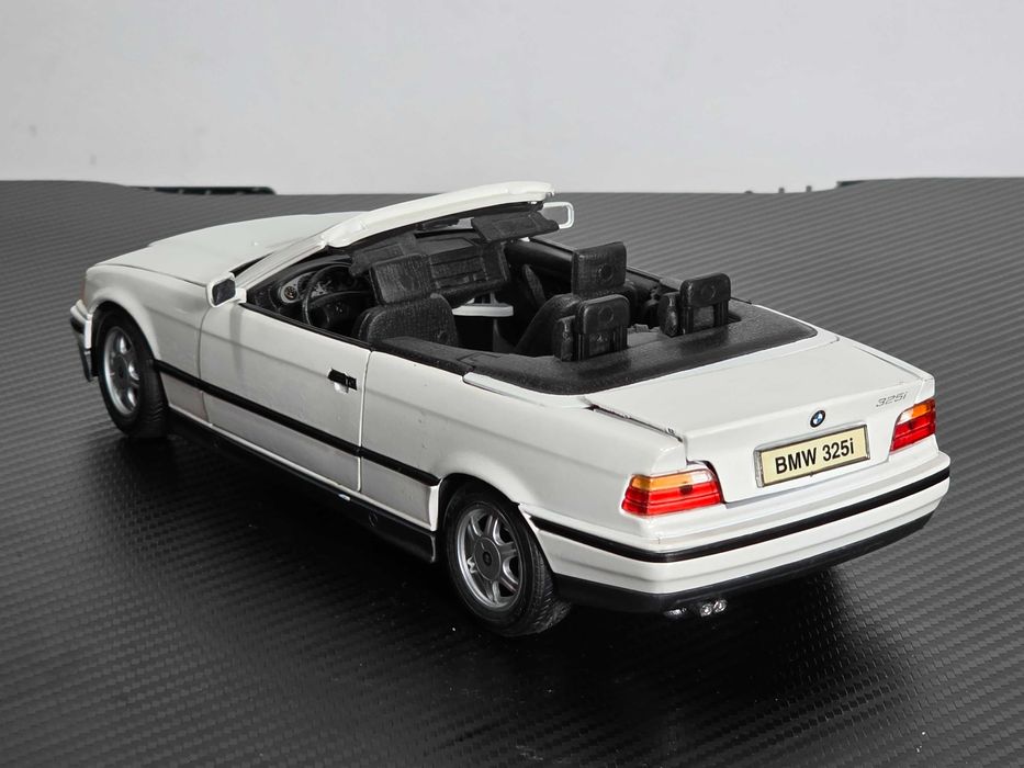 Macheta Auto 1/18 Maisto BMW 325i Alb