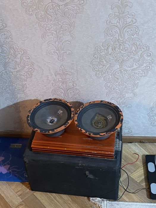 Продам сабвуфер с усилителем