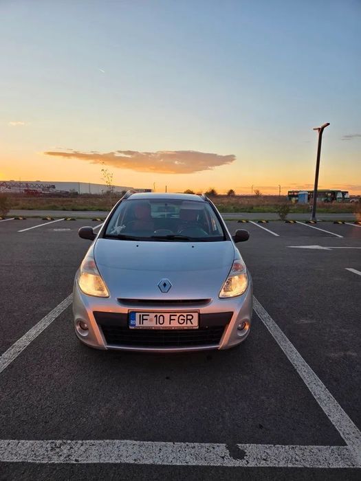 Renault Clio Vând un Renault Clio break 1.5d, model 2010, kilometraj 177500 km.