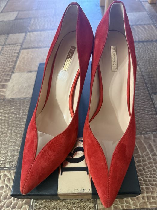 Продам туфли красные замшевые 39 размер