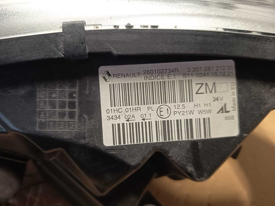 far partea dreapta renault captur