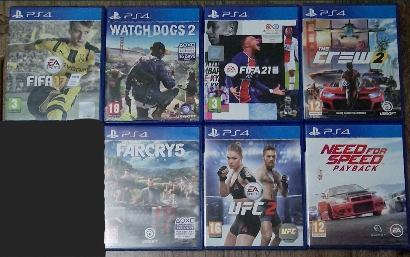 Vând  jocuri de PS 4 în stare foarte bună.