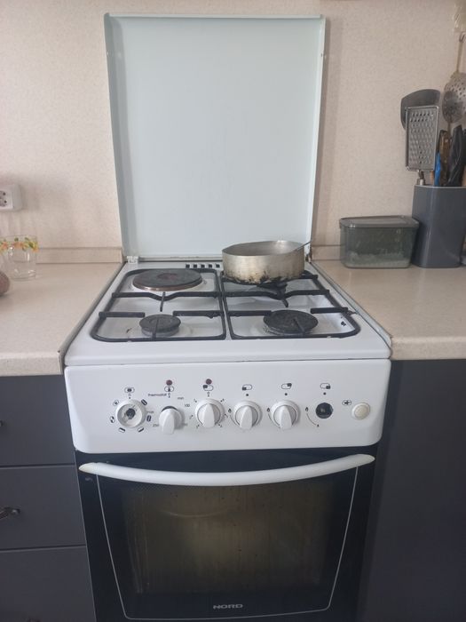 Продам плита  ,имеется электричекая плитакий и 3 комфорный