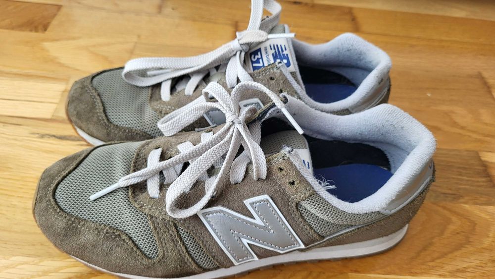 Pantofi New Balance barbati, marimea 40.5, stare excelenta