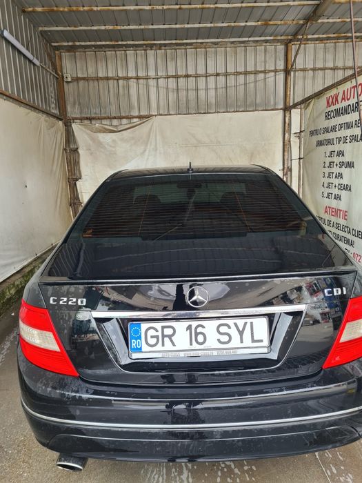 Vând Mercedes c 220