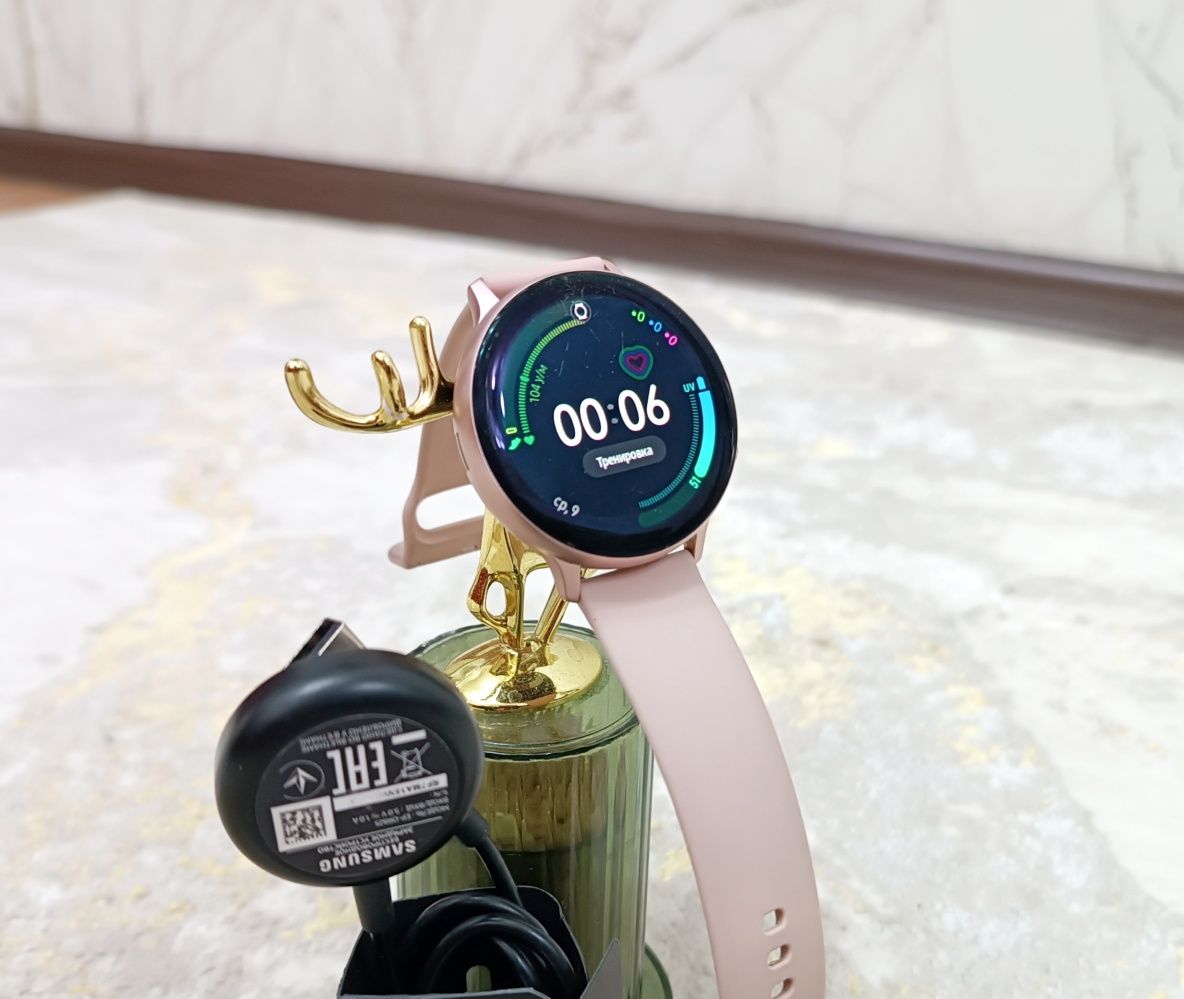 SAMSUNG Watch Active 2 + Зарядное устройство.