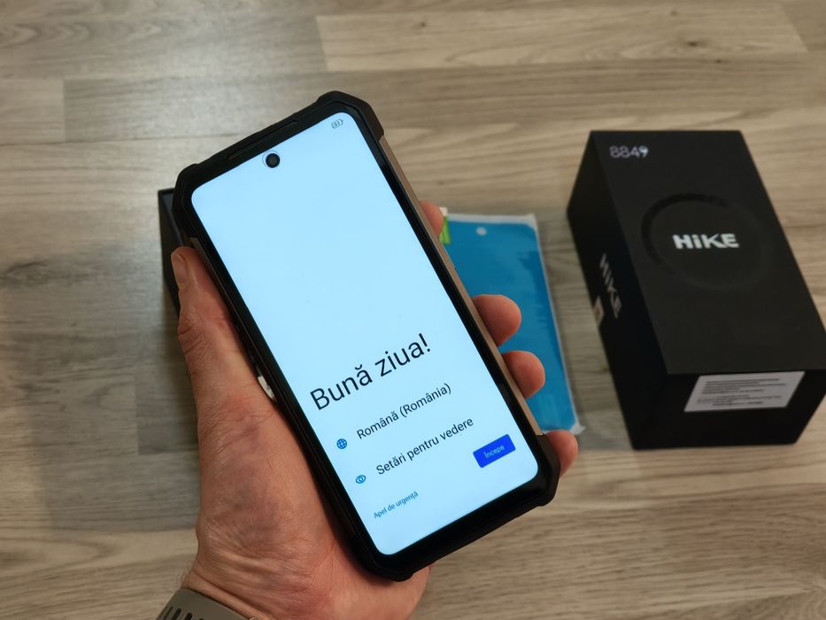 Smartphone rugged baterie 23800 mAh, lanterna 1200 Lumeni, camera IR