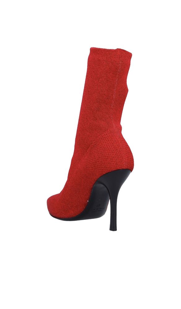 Червени боти с ток тип чорап