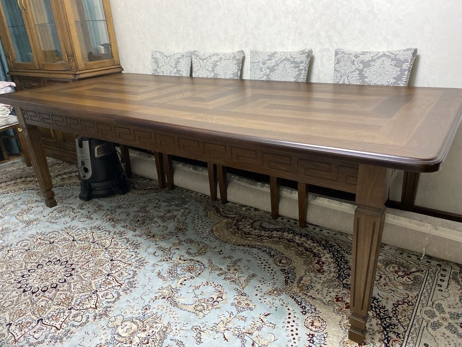 Б/у Стол со стульями.