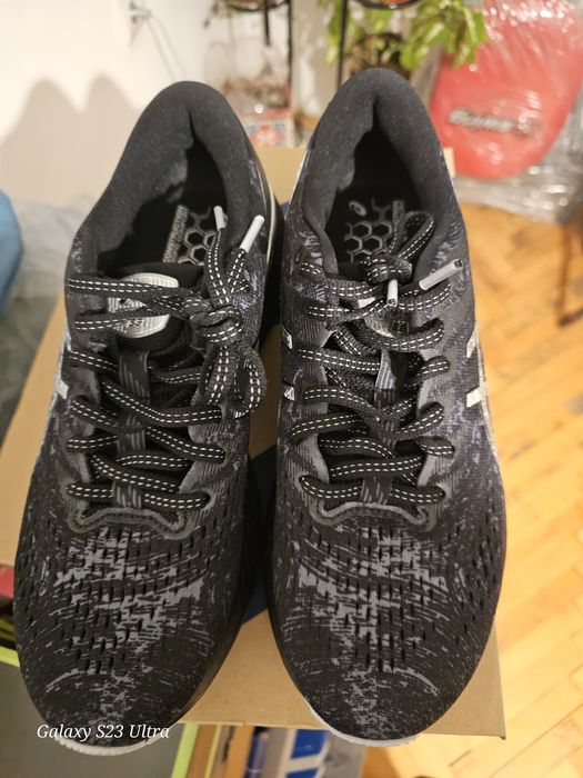 Продавам маратонки ASICS