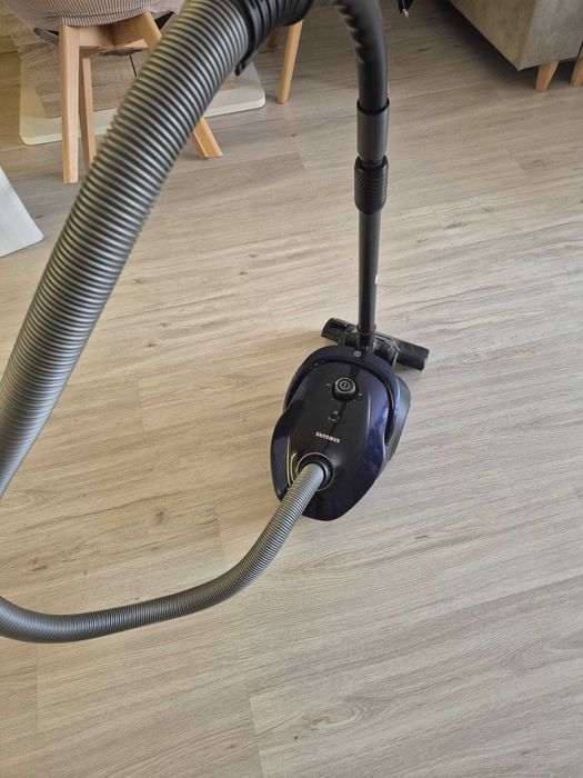 Прахосмукачка Samsung SC07M25E0WB