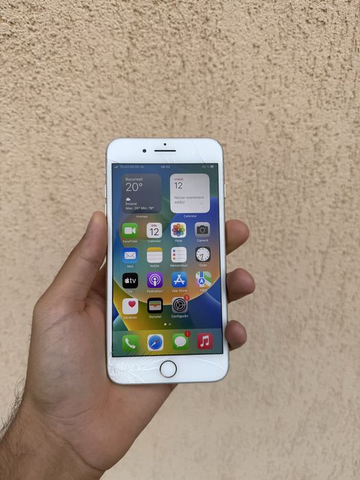 Vand iPhone 8 Plus 64 Gb