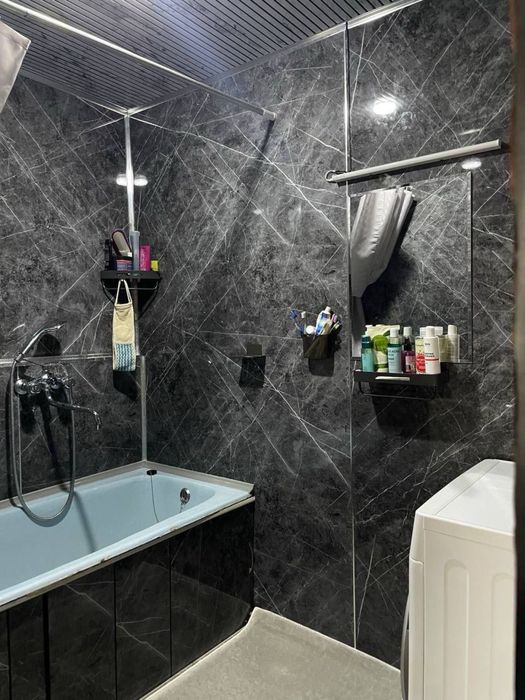 Продается 3в4-комнатная квартира, ул. Камолон, напротив Олий Мажлис