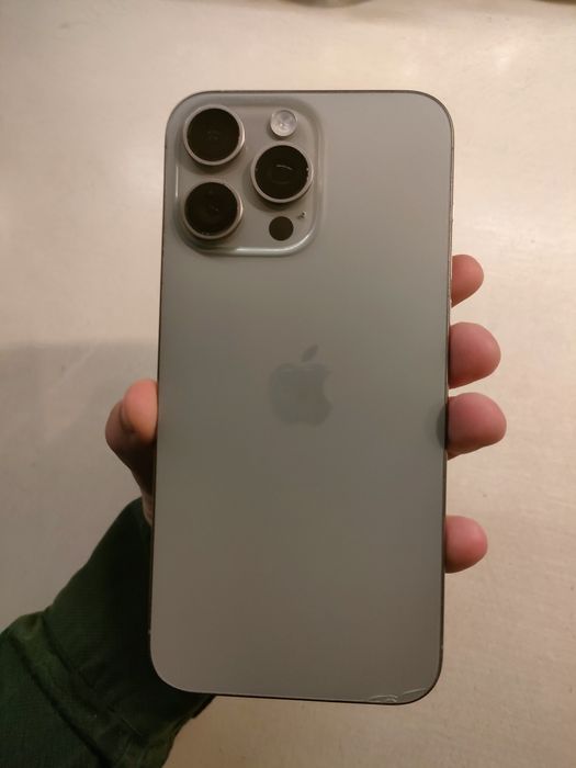 15 pro max 256 baterie 88%