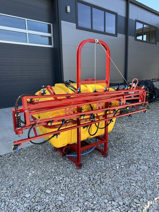 Instalatie erbicidat 600 l cu rampa de 12 m si diuza tripla