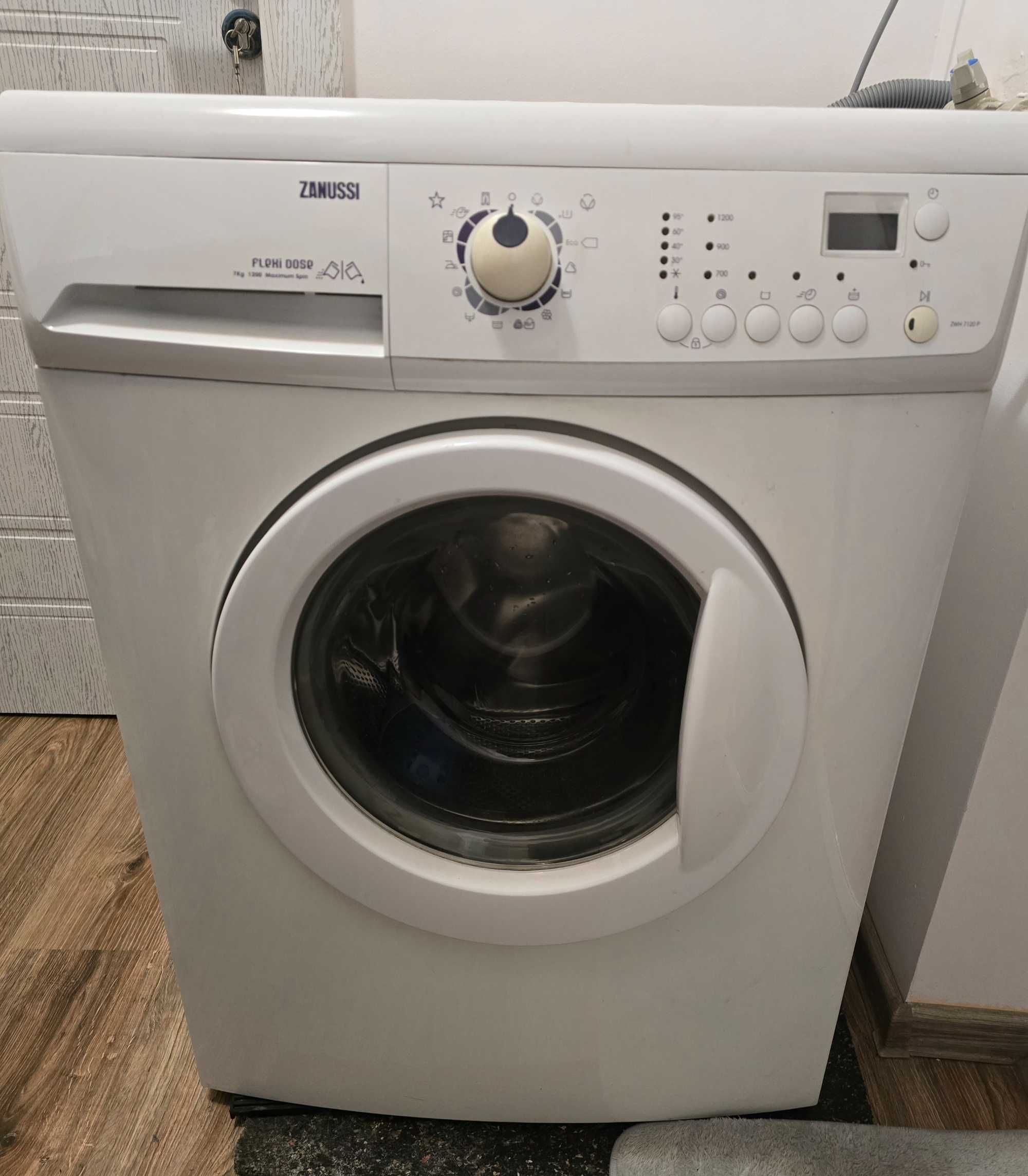 Пералня 7кг Zanussi