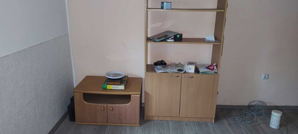 Шкафчета и етажерки