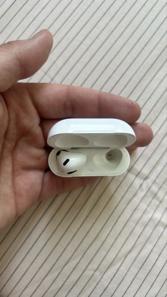 Airpods 3 нету правого наушника