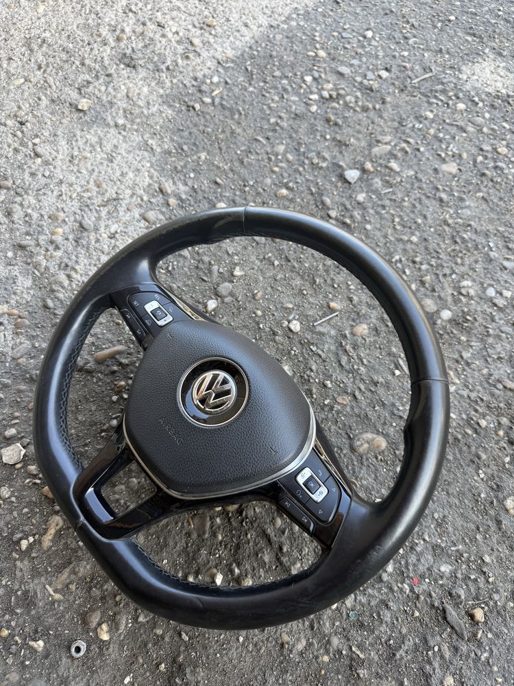 Волан с airbag VW Passat B8 2016 г. с подгрев