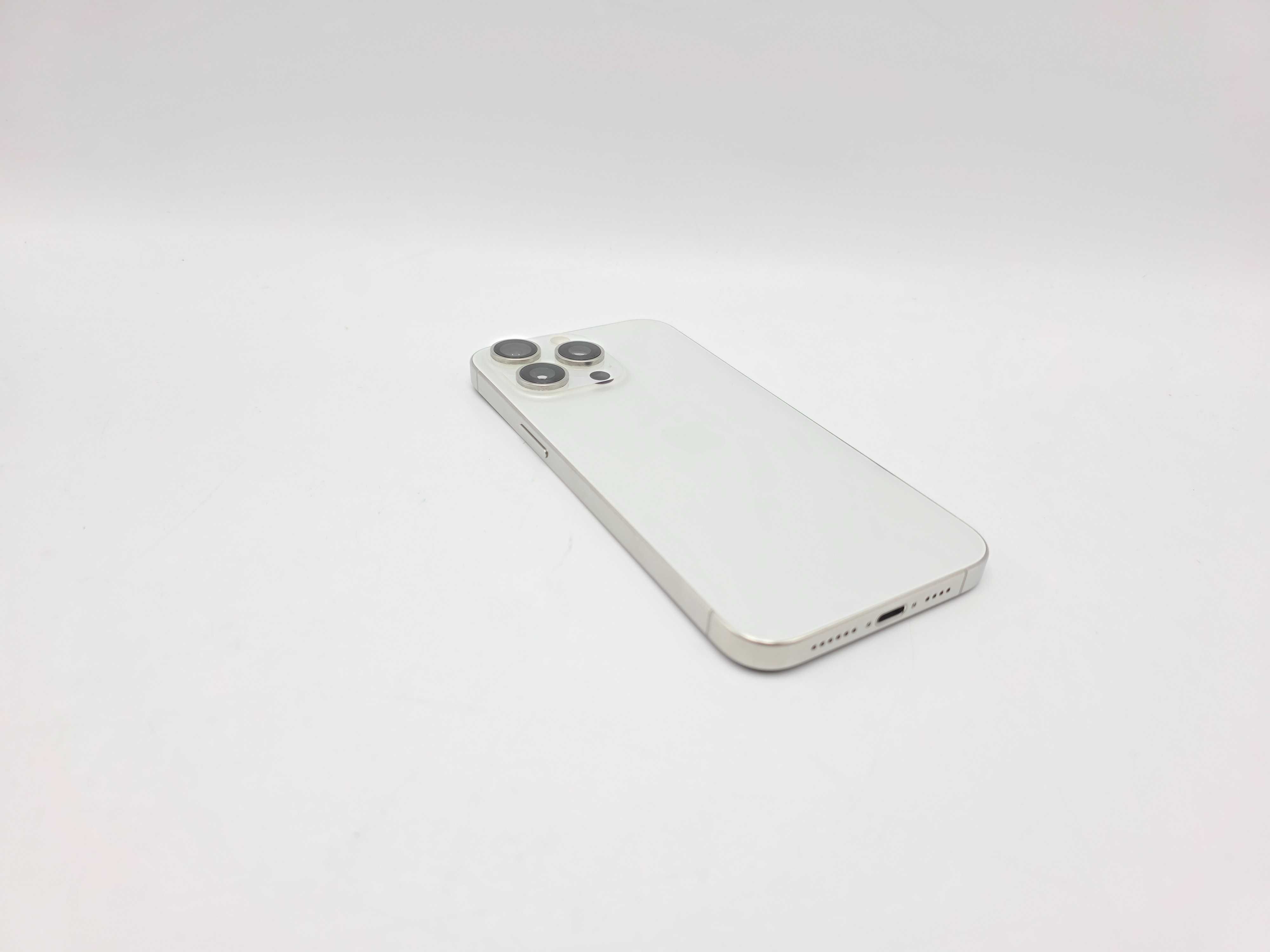 iPhone 15 Pro Max White Titanium Neverlocked Stare Buna
