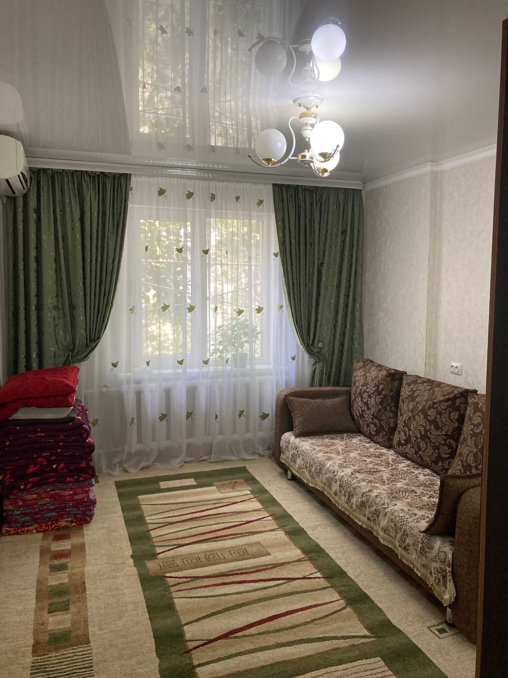ковер 2,5х4 м  в отличном состоянии