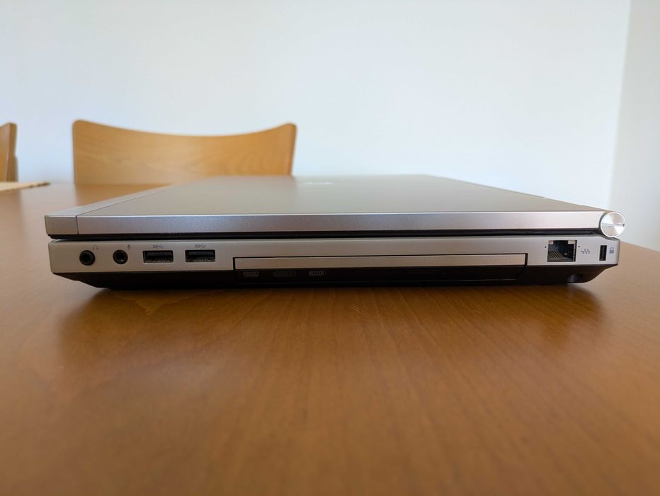 HP EliteBook 8560p – i7-2670QM, 240GB Samsung EVO SSD, 8GB RAM